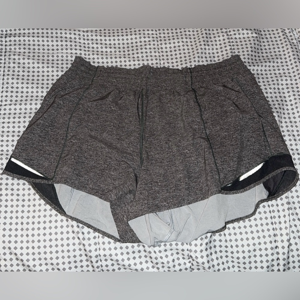 Lululemon hotty hot 4inch